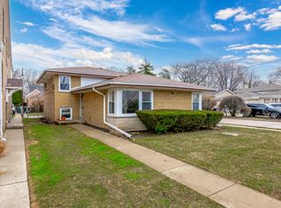 8231 Kilbourn Ave, Skokie, IL 60076