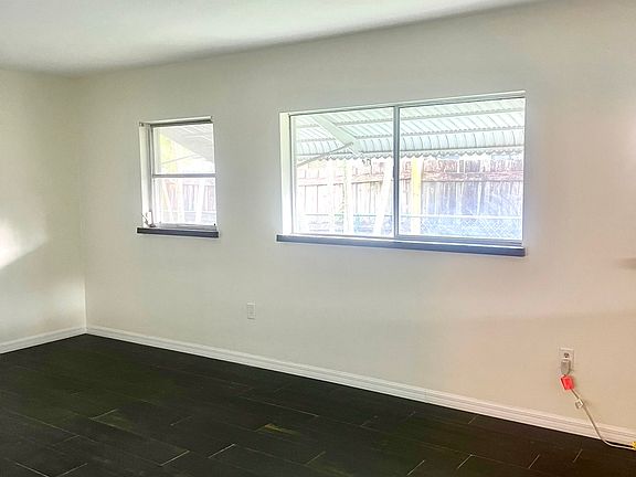This is room available. Please ask for more pictures more pictures to come.