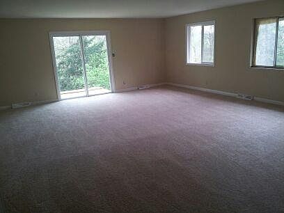 3rd image of 6896 Hillcrest Ct