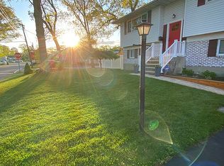 1255 Madison Ave, West Islip, NY 11795