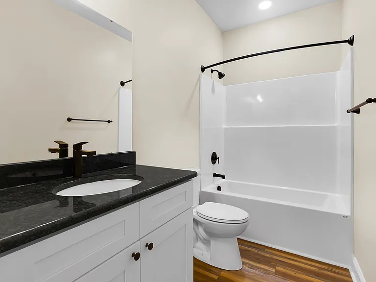 136 Macdonald Blvd — Photo 15