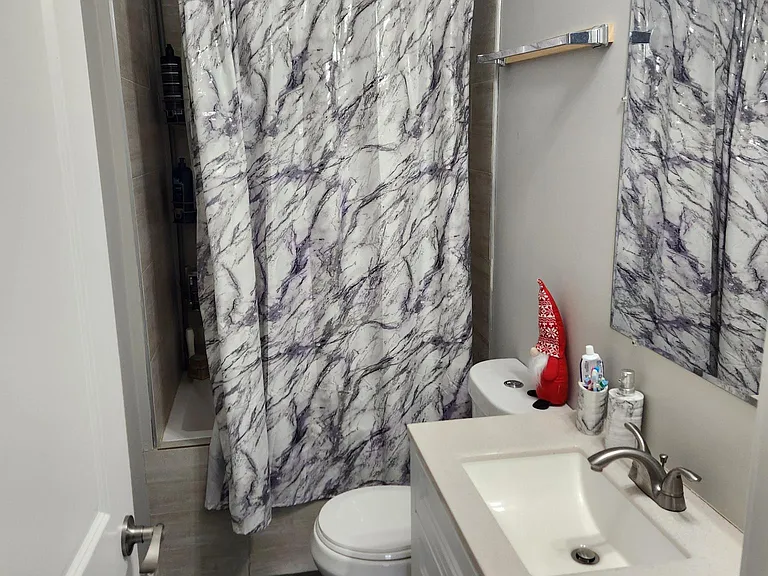 3411 N Troy St #2 — Photo 8