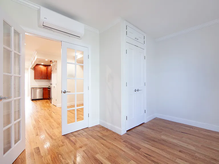123 3rd Pl #2R — Photo 18