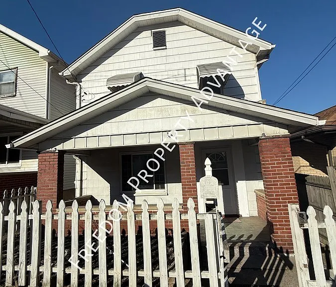 1002 Indiana Ave — Photo 1