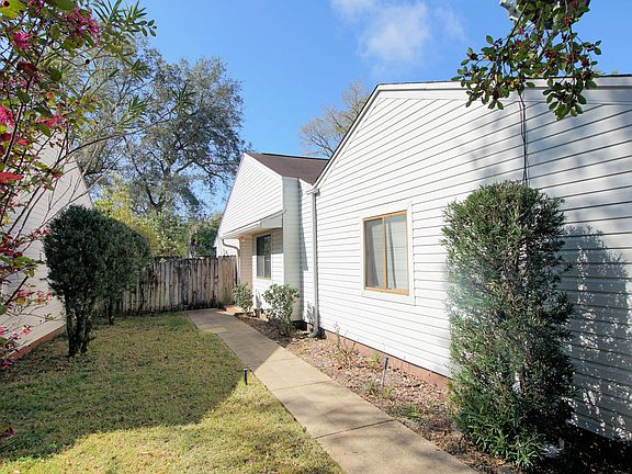2nd image of 1019 Alderwood Way