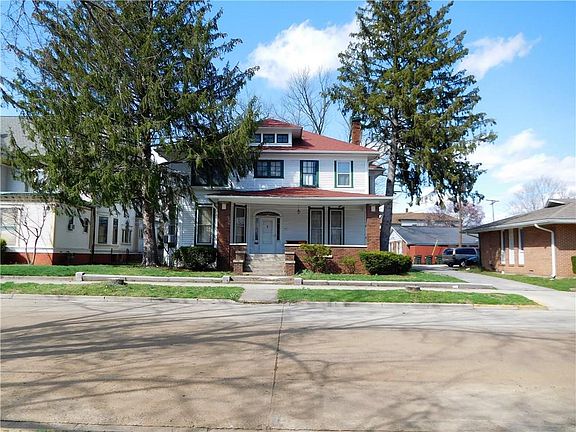 3rd image of 112 W Mechanic St
