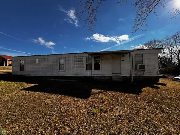 301 Eastbrook Rd, Estill Springs, TN 37330