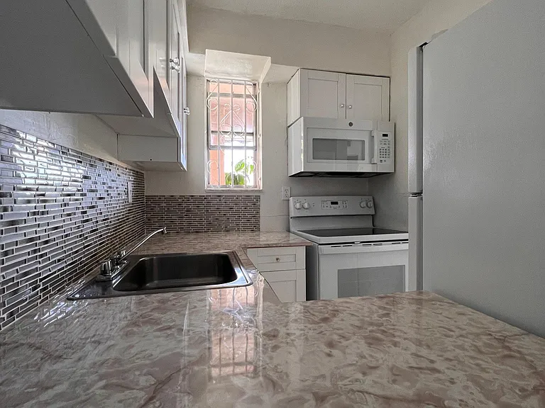2385 NW 11th St #31A — Photo 5