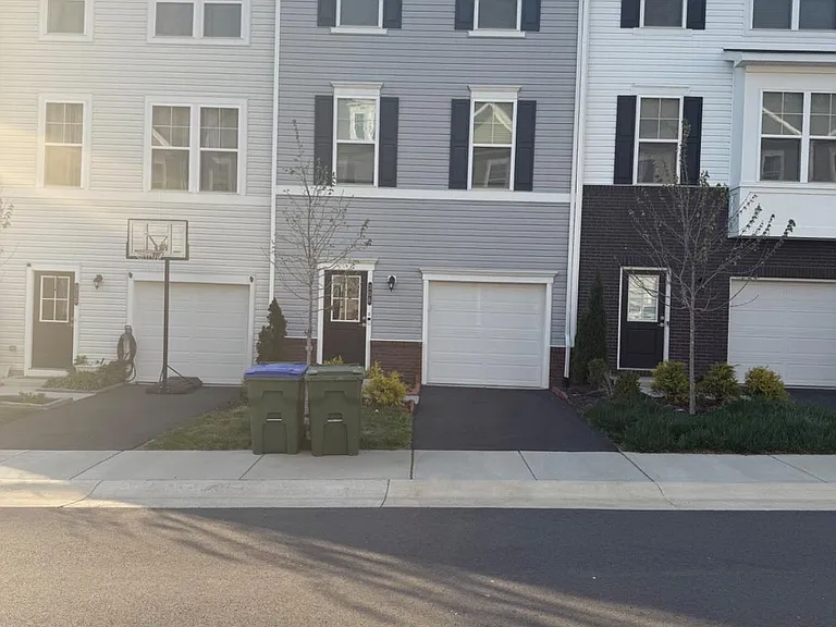 308 Huff Dr — Photo 1