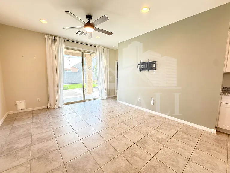 4373 W Allen St — Photo 2