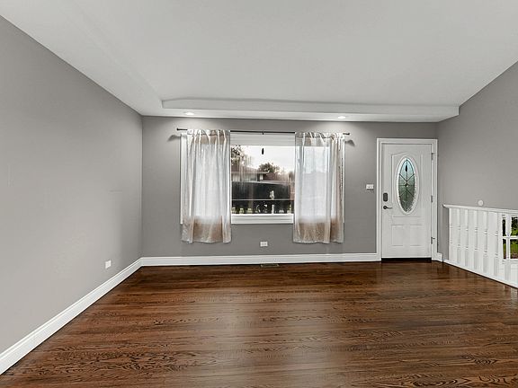 4th image of 4340 Mann St