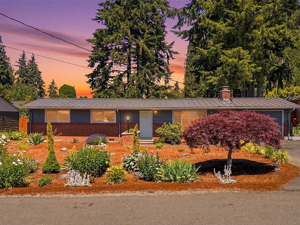 1st image of 4627 192nd St SW