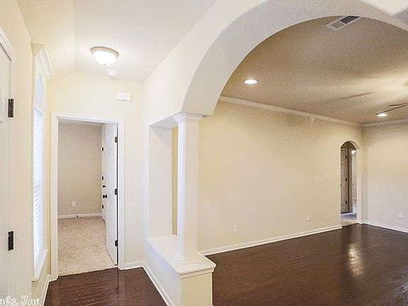 4th image of 5608 Pin Oak Ln