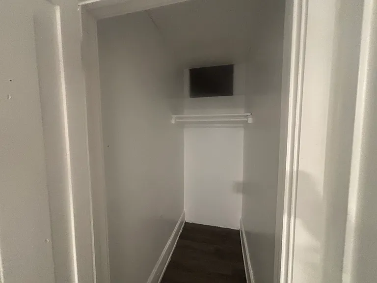 409 W Broad St #1 — Photo 11