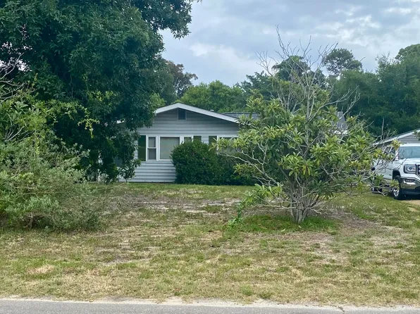 424 Trott Street, Oak Island, NC 28465