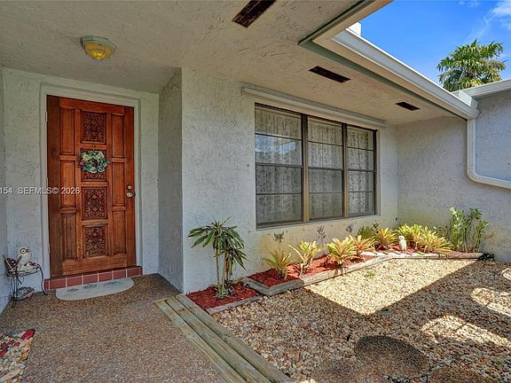 5th image of 5321 SW 90th Ave