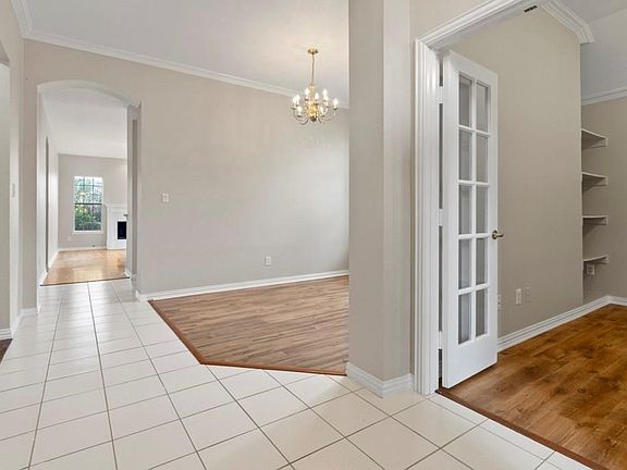 2nd image of 2026 Greenfield Ln
