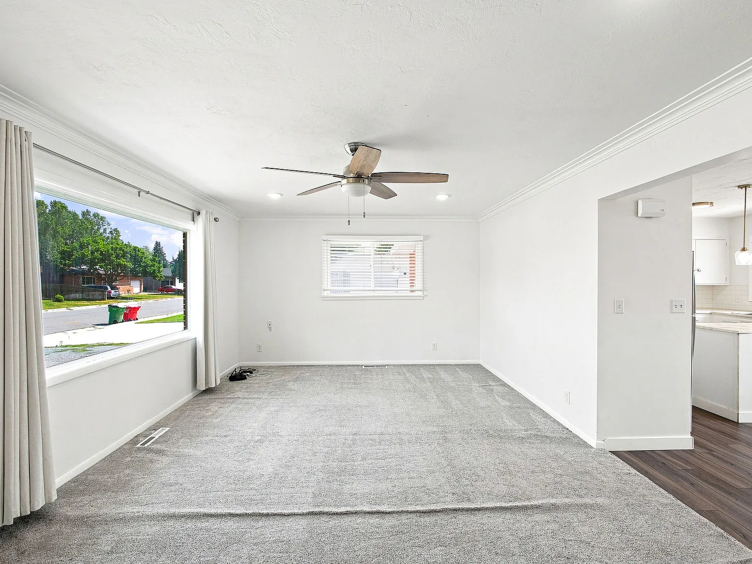 2 bed, 950 sqft, $1,200 — Photo 4