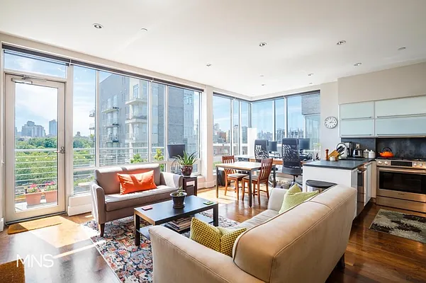 Sold by MNS | media 8