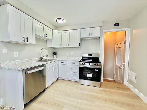 5th image of 15405 Turney Rd