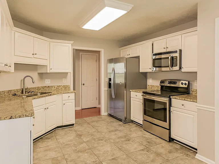 2521 Kilkenny Ct — Photo 9