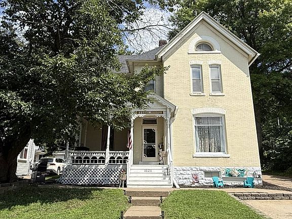 2nd image of 1121 Avenue C