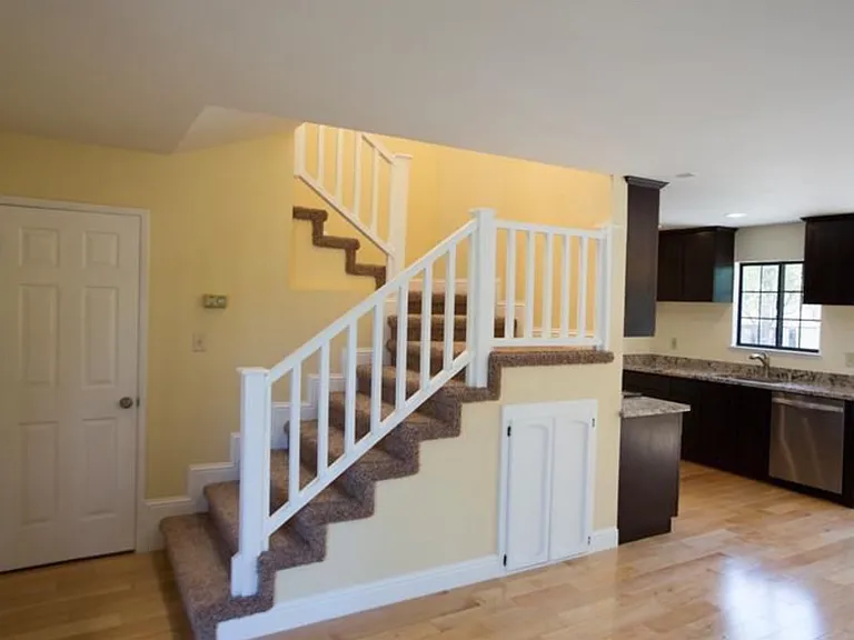 880 Napa St — Photo 12
