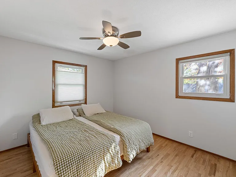 4237 Ottawa Ave S — Photo 17