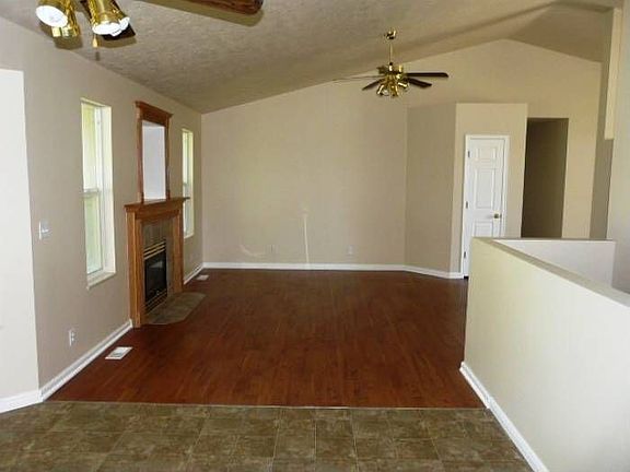 2nd image of 3624 S Pleasant Green Dr