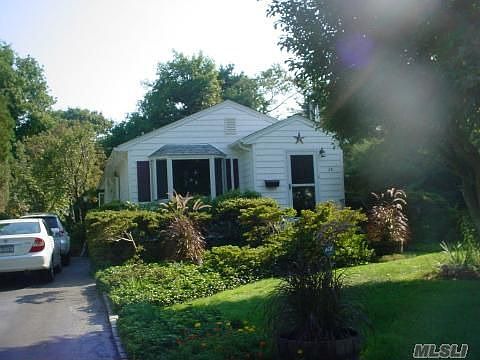 2nd image of 28 Laurel Dr