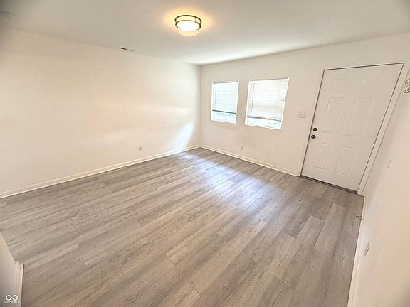 4th image of 2552 Saint Paul St