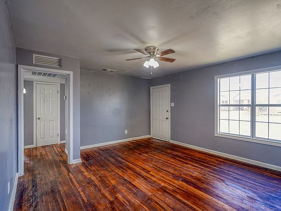 5th image of 2902 N Alleghaney Ave