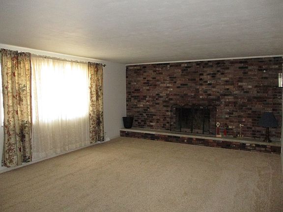 3rd image of 1303 S Mildred Ave