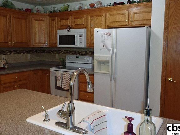 5th image of 131 W Deer Ln