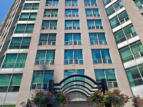 942 Yonge St, Toronto, ON