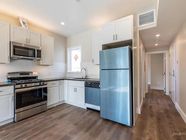 537 Valencia St #4 — Photo 2