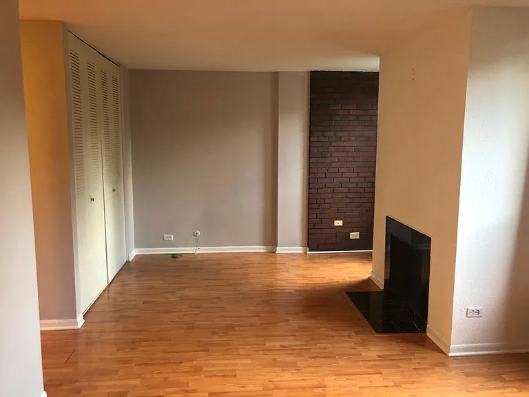 636 W Webster Ave #301 — Photo 5