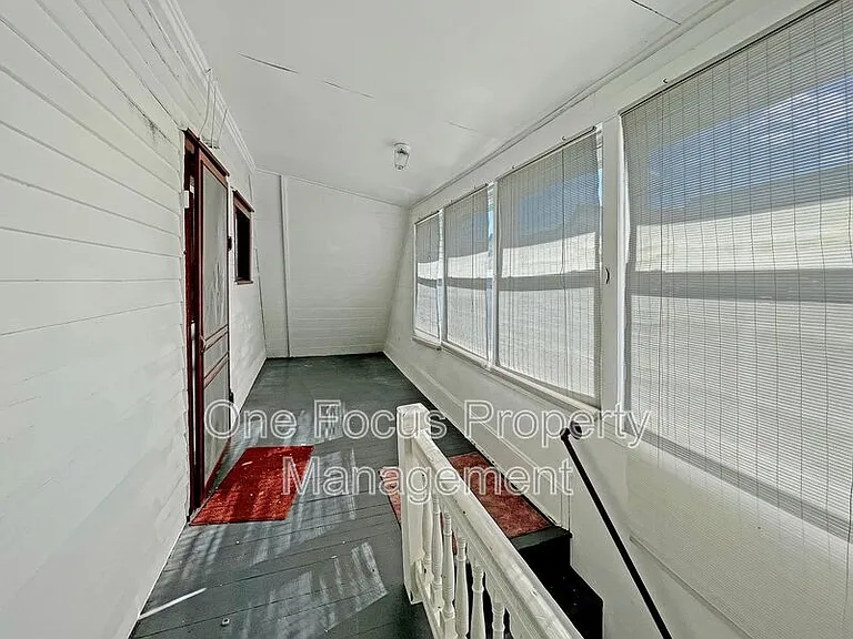 665 Allen St — Photo 5