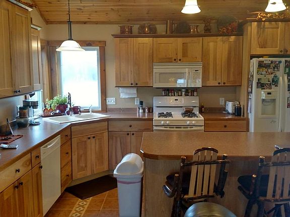 5th image of 3059 Pine Dr