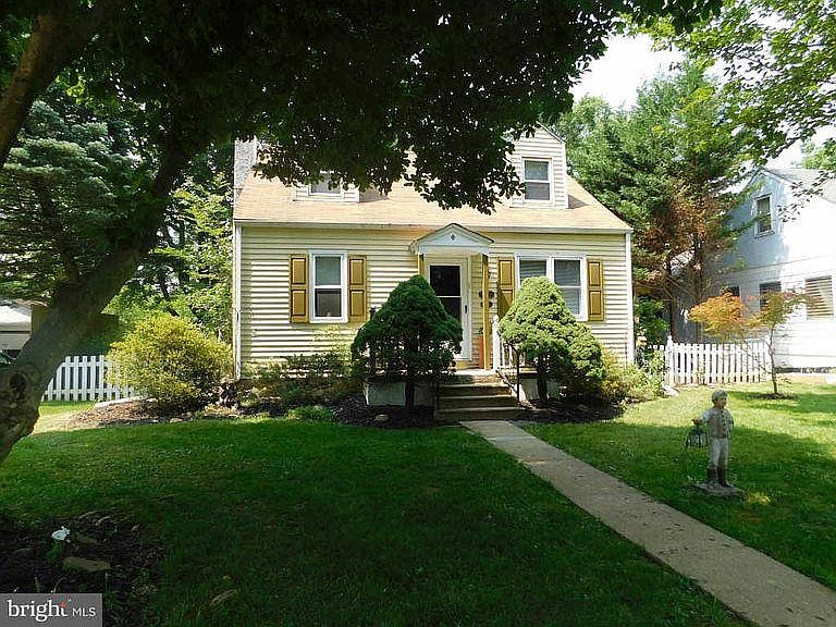 1st image of 2079 Scarlett Ave
