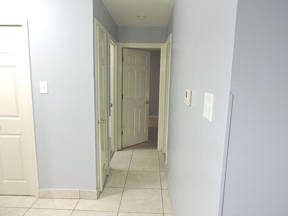 1st image of 693 E Fullerton Ave #106