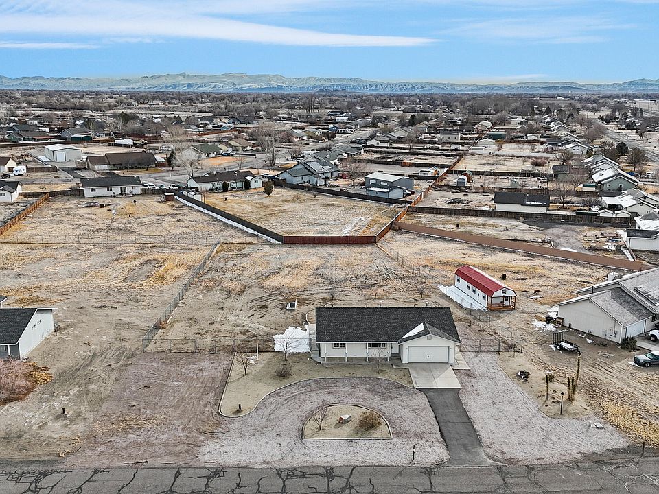 1st image of 4468 Hawk Dr