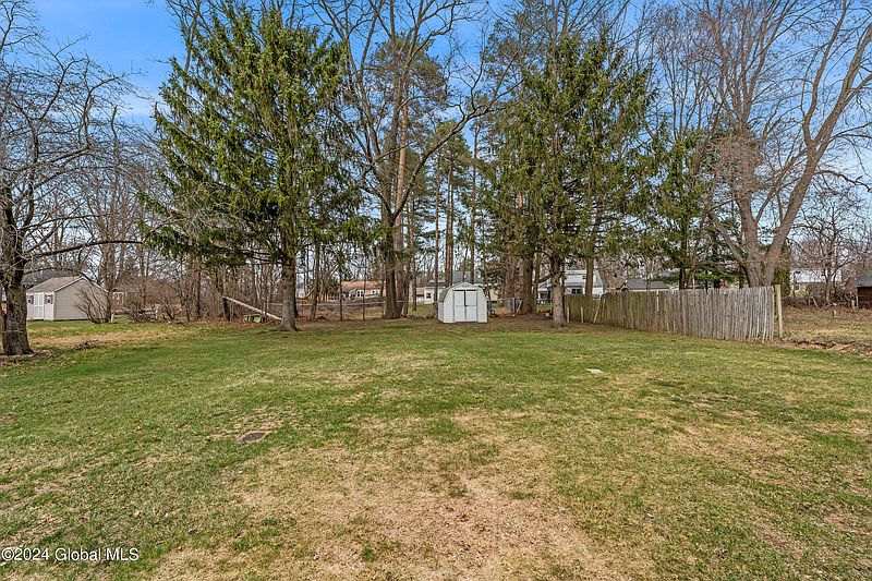 5th image of 301 Stoodley Place Place