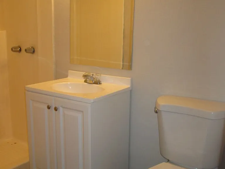 450 N Haskell Ave — Photo 2