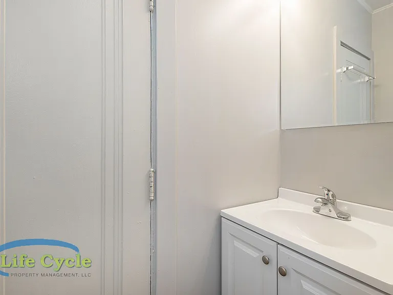 1314 Beechwood St NE — Photo 18