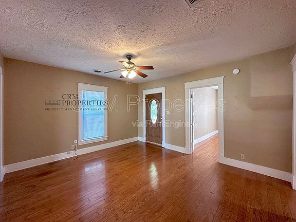 4th image of 1021 S Purdum St