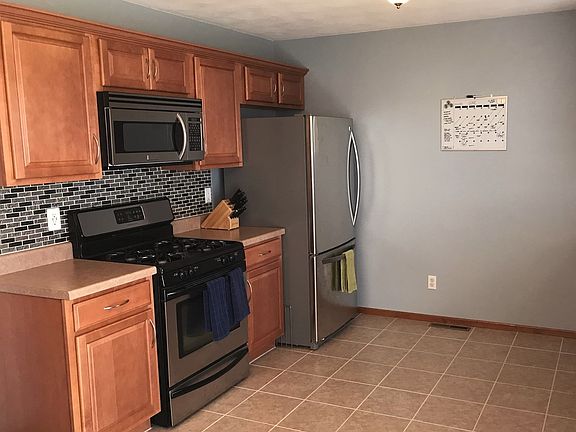 3rd image of 3091 Warwickshire Dr