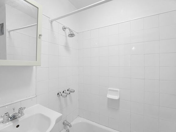 5th image of 532 W 142nd St #5