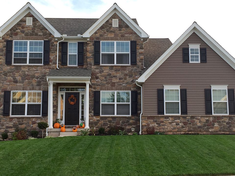 2nd image of 662 Crosslyn Dr