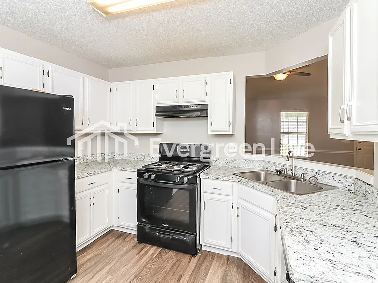 3002 Garland Dr SW — Photo 6